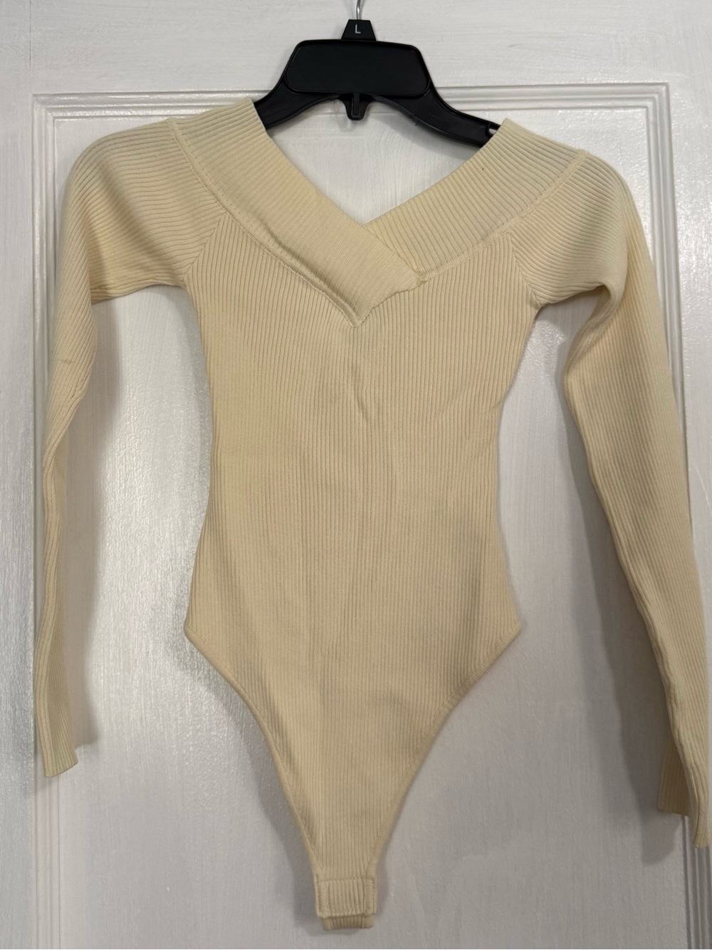 Fashion Nova Cream Ribbed V-Neck Long Sleeve Bodysuit